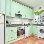 Semesterbostad Charming Townhouse In Nueva *