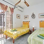 Charming Townhouse In Nueva Semesterbostad Nerja