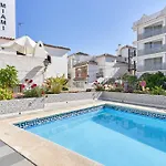 Charming Townhouse In Nueva Semesterbostad *