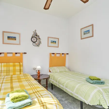 Charming Townhouse In Nueva *