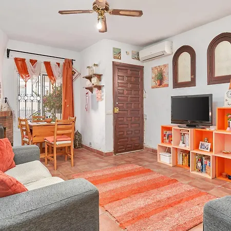 Charming Townhouse In Nueva Semesterbostad *