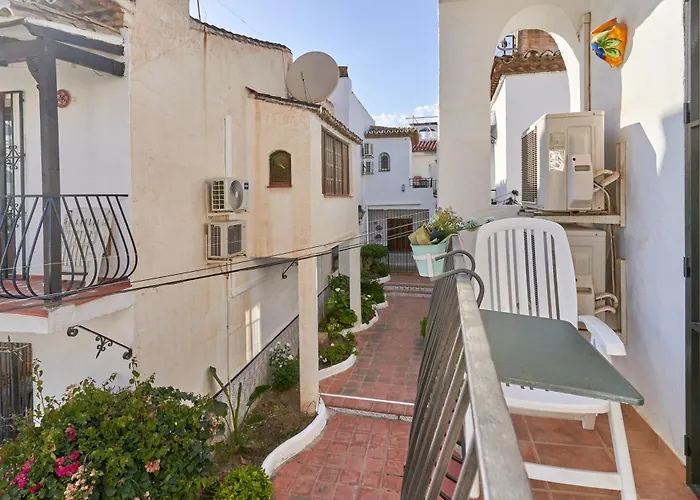 Charming Townhouse In Nueva Nyaraló