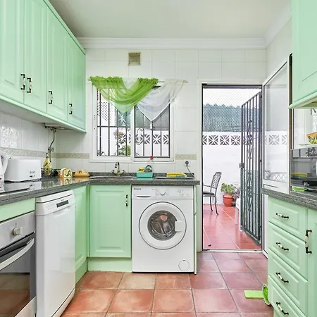 Vakantiehuis Charming Townhouse In Nueva *