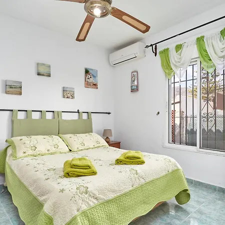 Charming Townhouse In Nueva Feriehus *