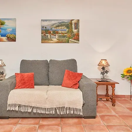 Charming Townhouse In Nueva Feriehus