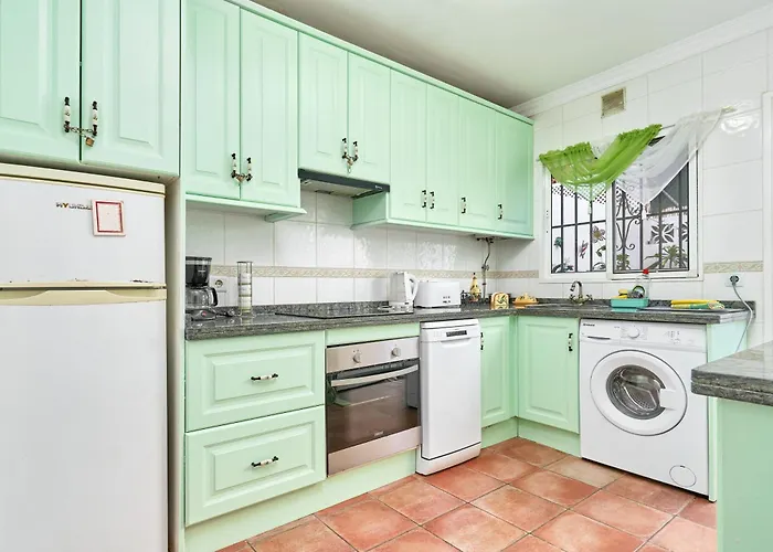 Будинок відпочинку Charming Townhouse In Nueva *